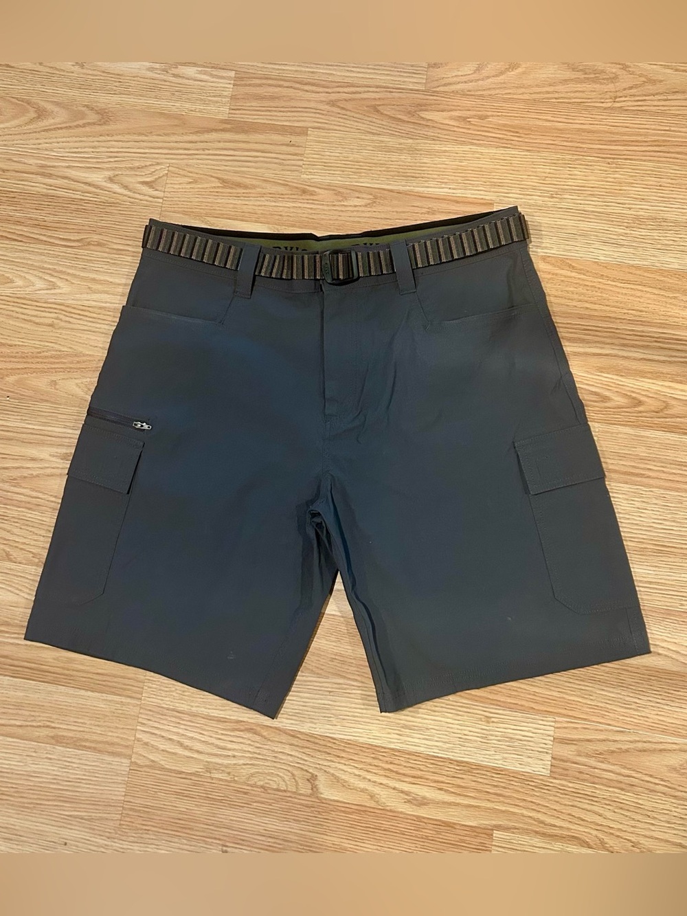 Orvis Men’s 36 Tech Cargo Shorts pockets belted stretch waist
